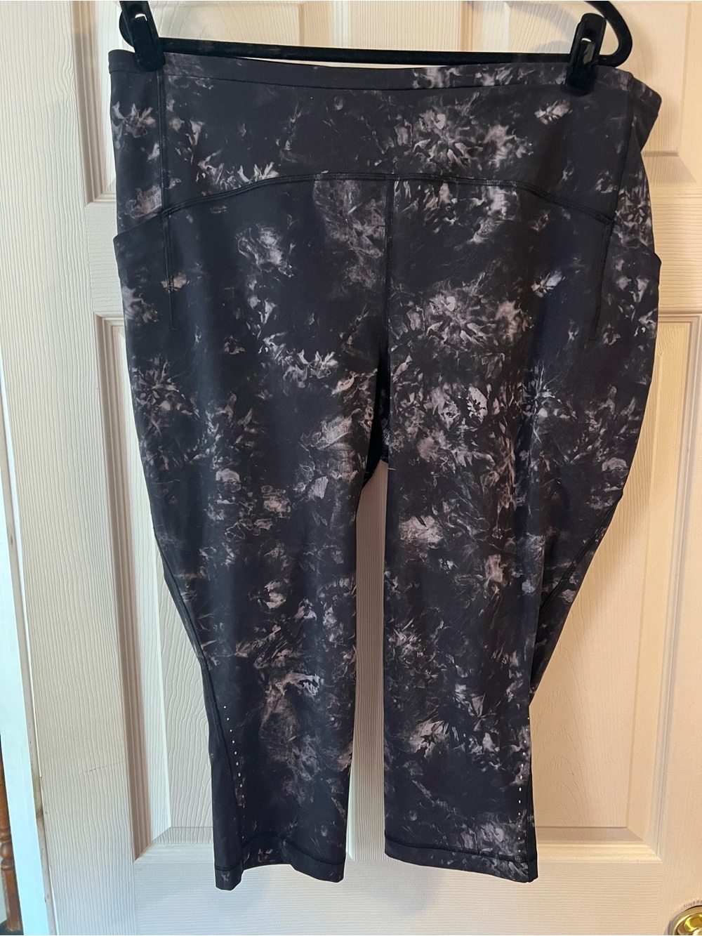 #003 Lululemon Swift Speed High-Rise Crop 21" Aquila Black Multi EUC Sz 18